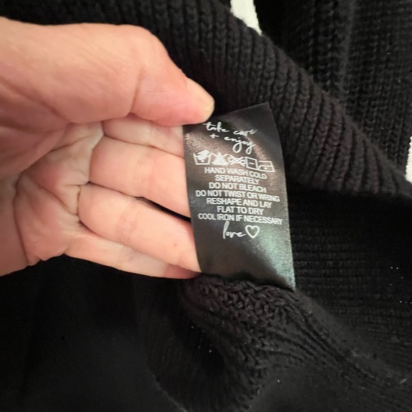 Nic & Zoe sweater with feather cuffs - Picture 4 of 4